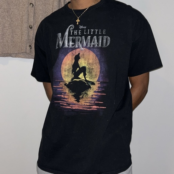 Disney - 'The Little Mermaid' t shirt color black w design on front 100% Cotton - Picture 4 of 5